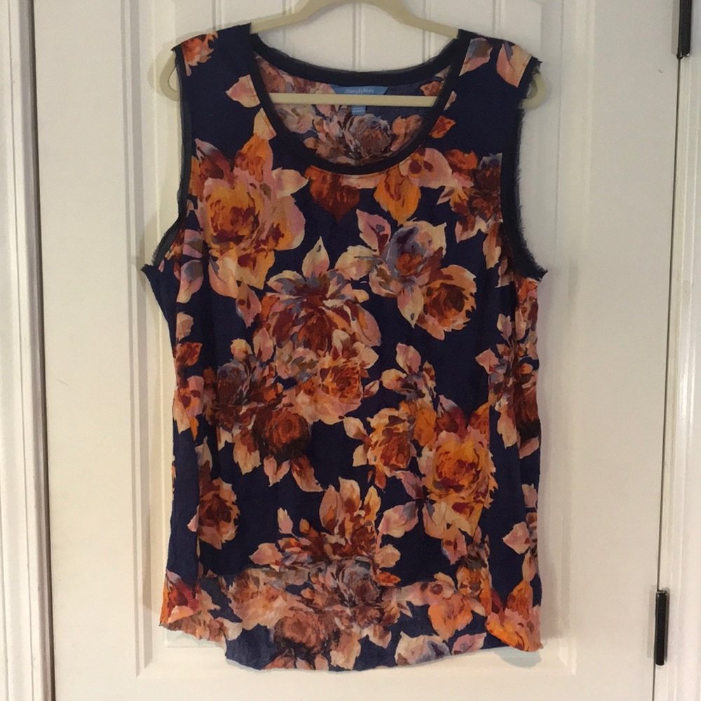 Floral hi-lo top